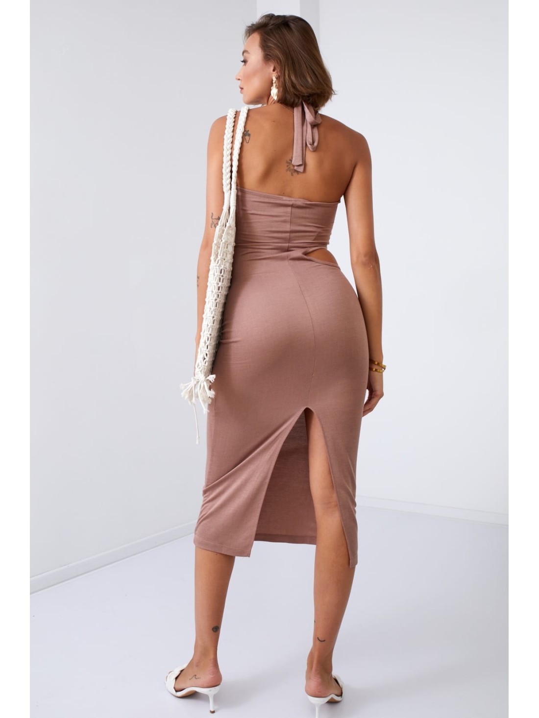 Smooth dress with a cut-out waist, coffee 110573 - Online store - Boutique